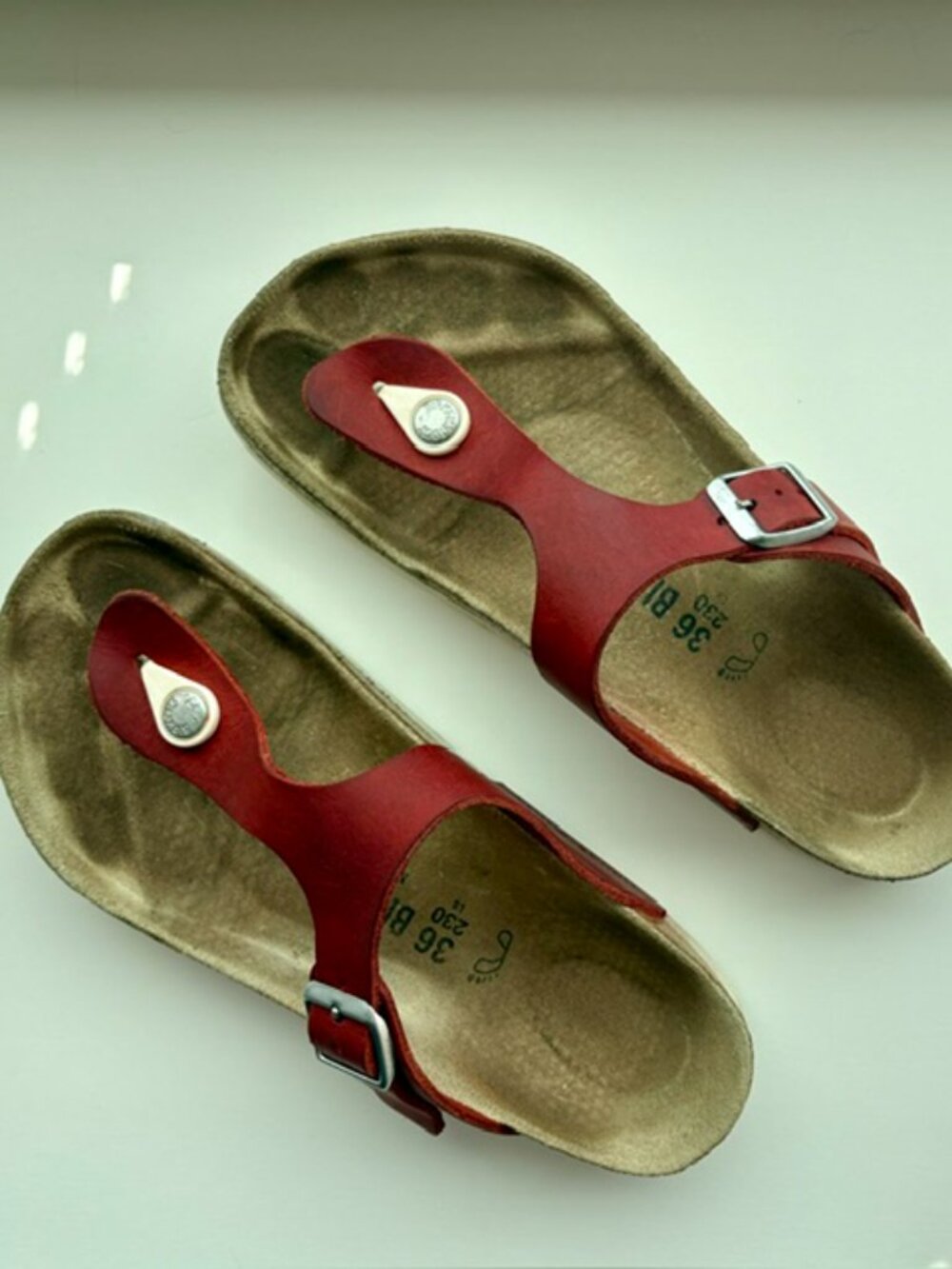Birkenstock Gizeh Red Oiled Leather Sandals | EU 36 | Freshly Resealed Cork - Picture 2 of 7